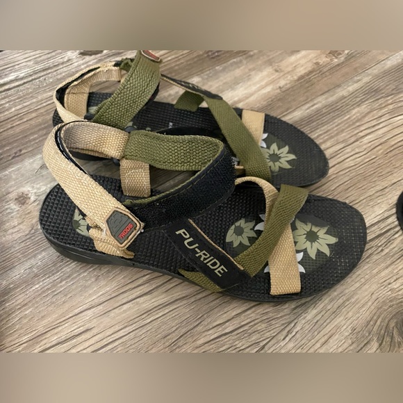 Activity Sandals - Picture 1 of 1
